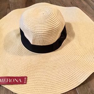 Natural/ Tan Floppy Beach Hat